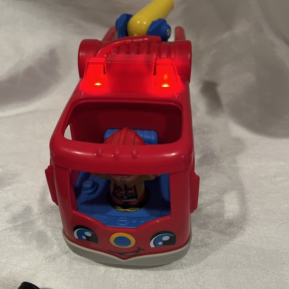 Fisher Price Little People Fire Truck +2 People Lights Sounds Work Mattel 2016 - Picture 3 of 6